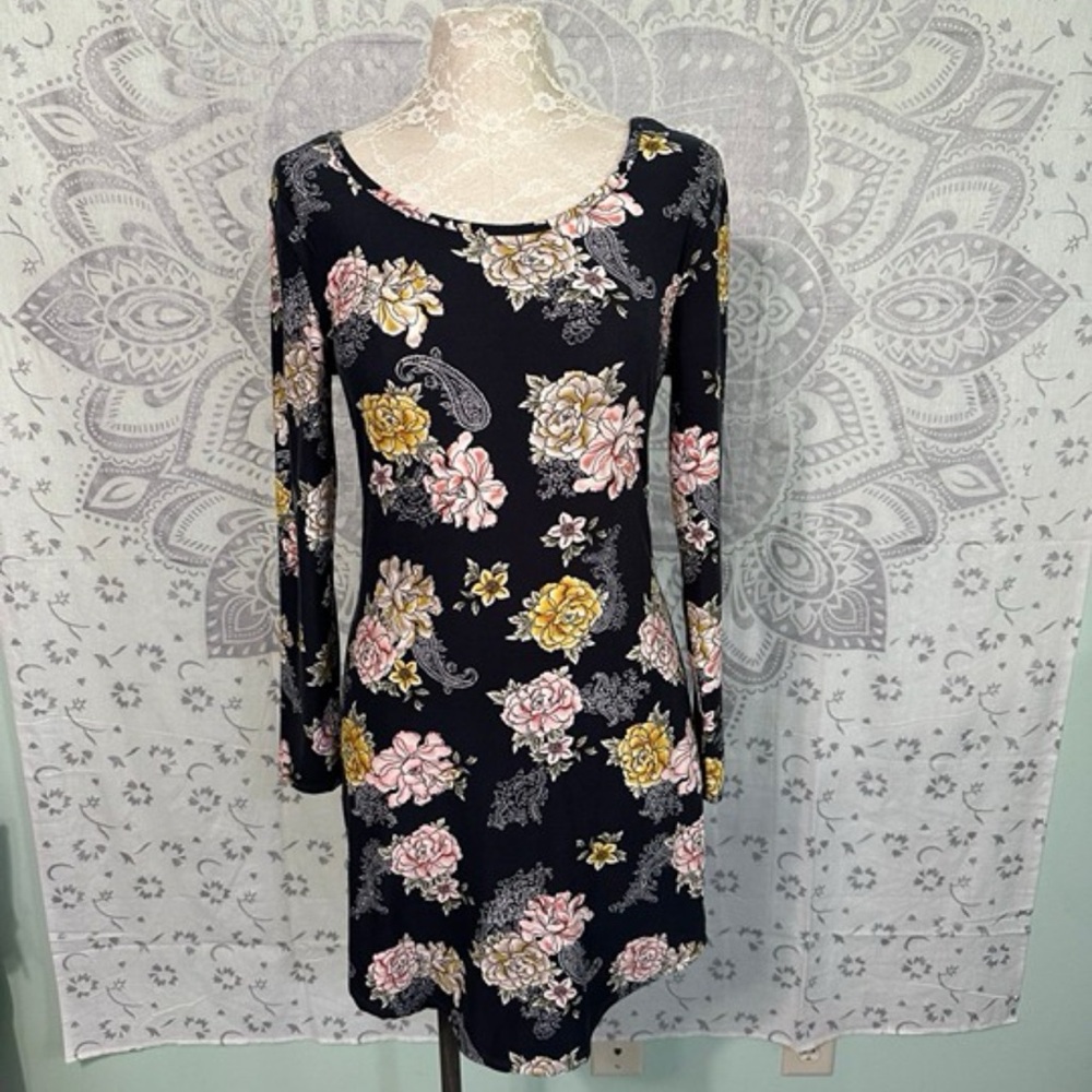New $26 No Boundaries Long Sleeve Dress Cross Back Floral Soft Stretch Grey L